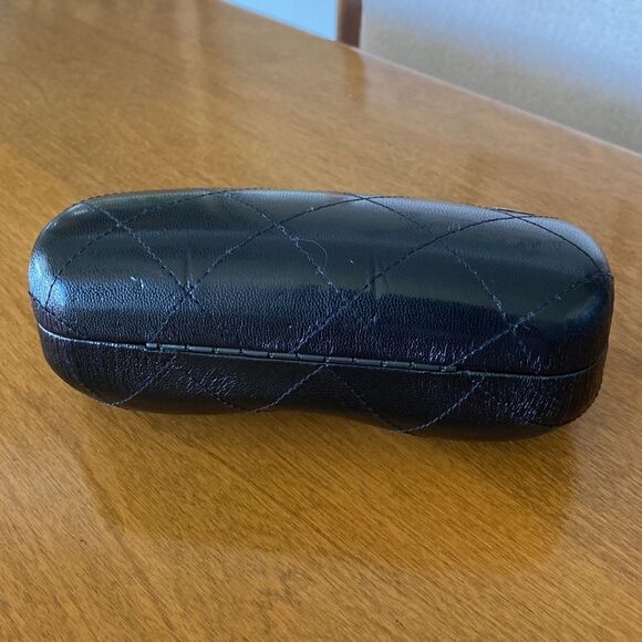 CHANEL  eyeglass case - Picture 4 of 9